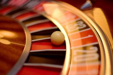 Peak-hours live roulette table with multiple active players
